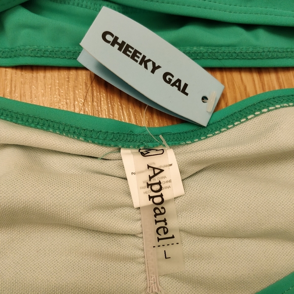 NWT swim suit - Picture 2 of 4